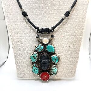 Contemporary Nepal Carved Face Turquoise Chunky Pendant Choker Necklace